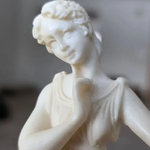 VTG G. Carusi Italian Alabaster Sculpture - Classical Goddess on Marble - Picture 2 of 5